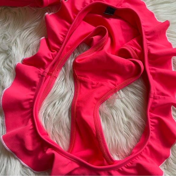 Aerie ruffle bikini set size 36D bra and L bottom tie hot pink with white trim - Picture 13 of 13